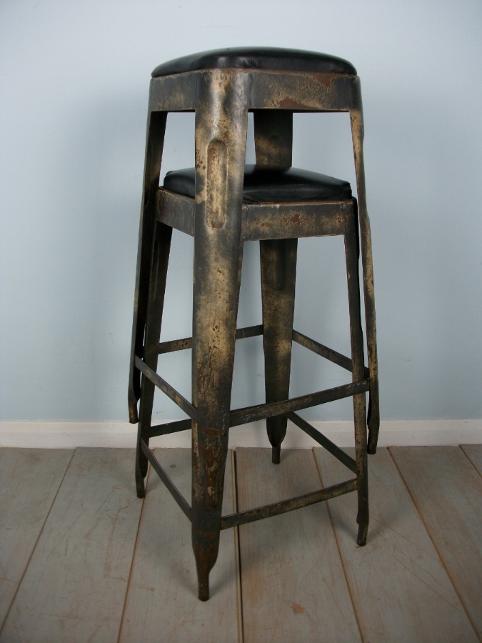 VINTAGE STACKING STOOLS hd.jpg